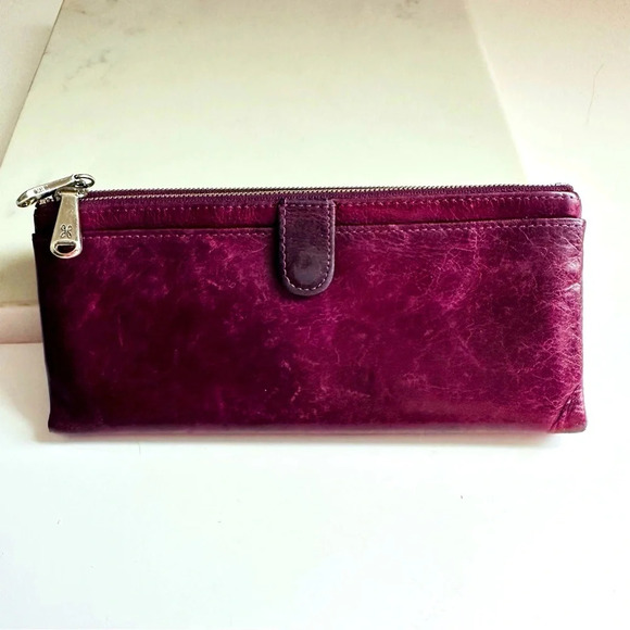 Hobo International Taylor Plum Vintage Leather Wallet - Picture 1 of 13